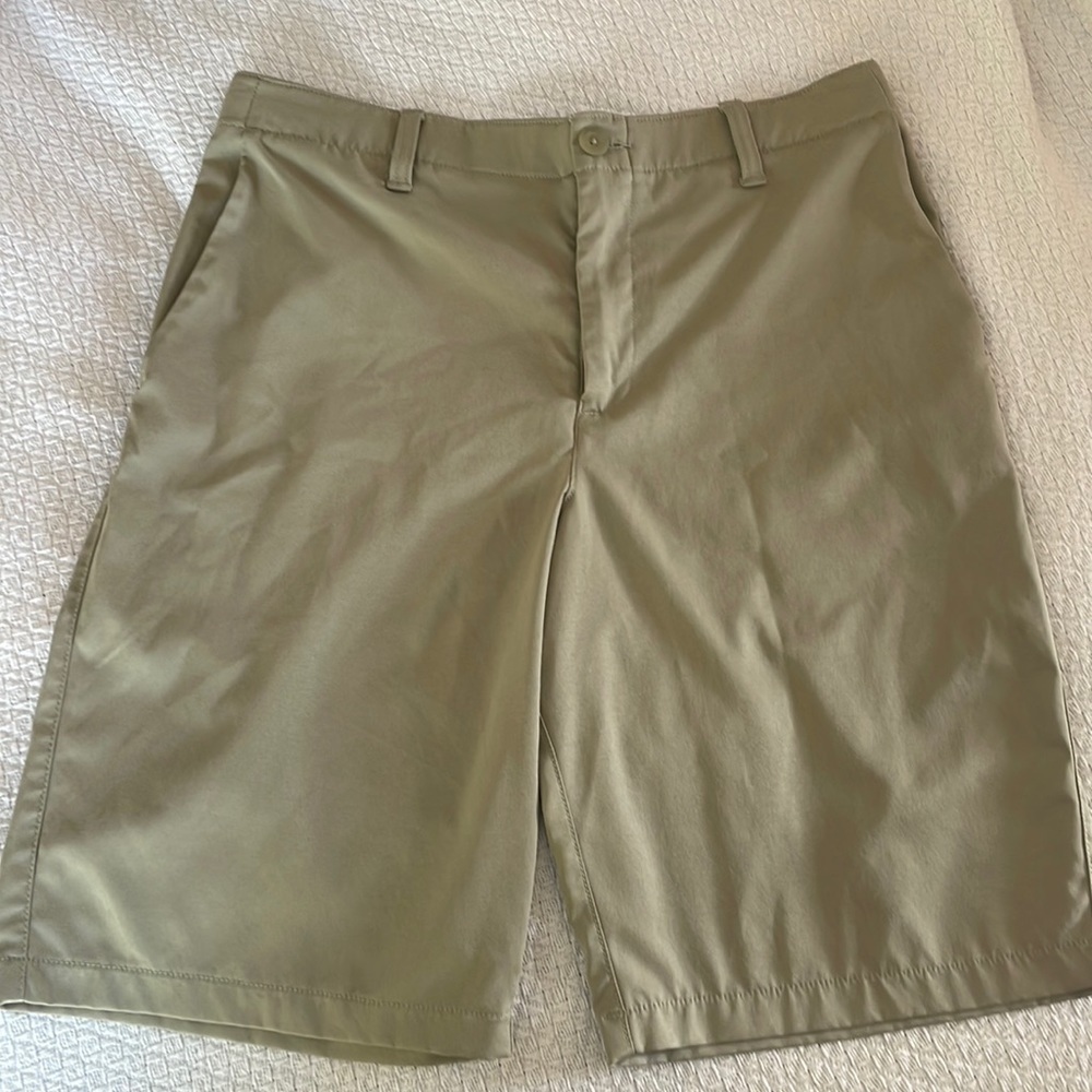 Boys Under Armour Match Play Shorts size 18